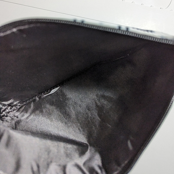 Cosmetic bag llama design - Picture 2 of 4